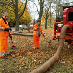 Aspirateur à feuilles autotracté
