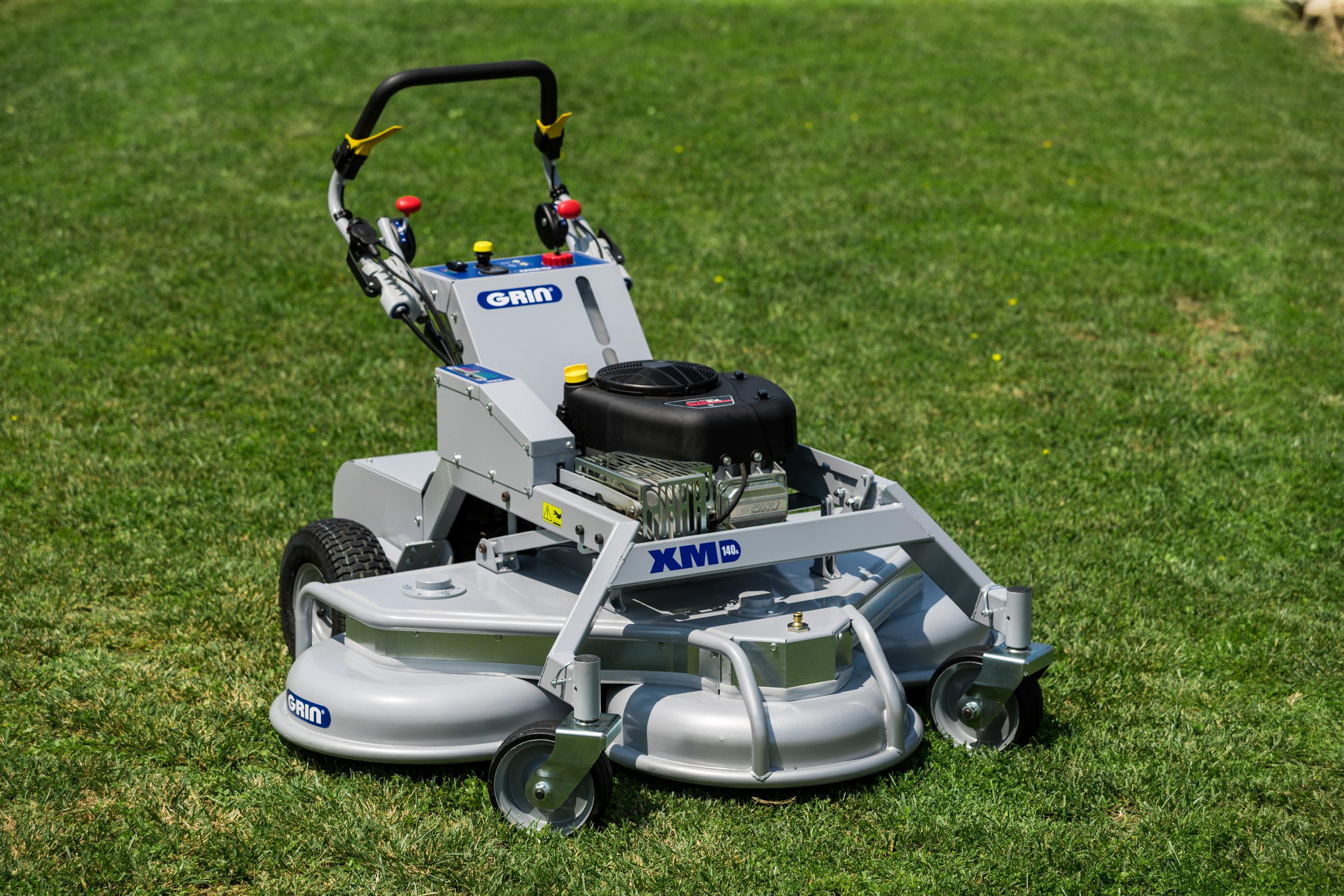 GRIN ZERO TURN-Tondeuse XM140A avec plateau de coupe 140cm GRIN MAXI-3, B&S 4175EX GRIN ZERO TURN-Tondeuse XM140A avec plateau de coupe 140cm GRIN MAXI-3, B&S 4175EX