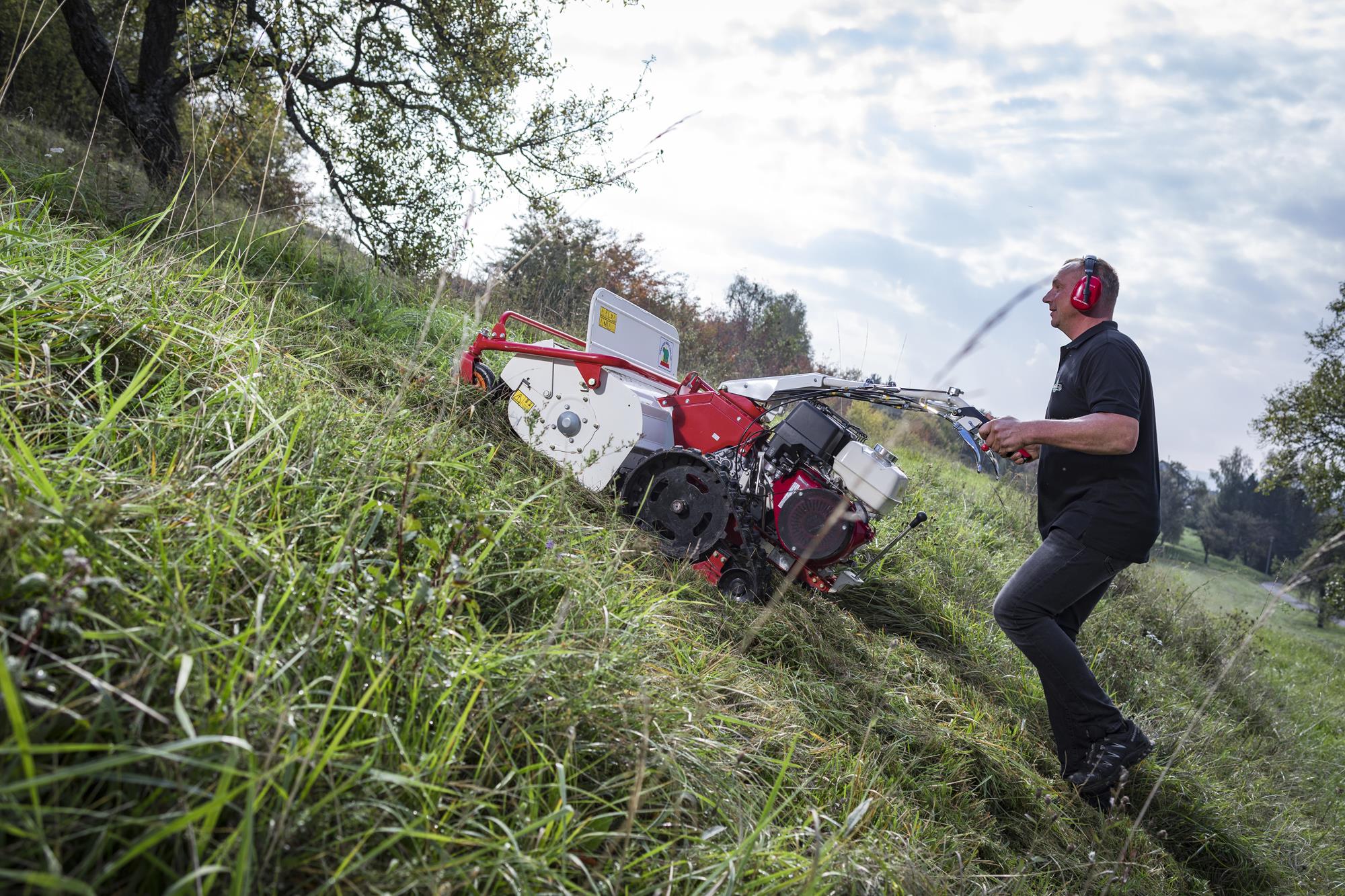 OREC HRC673 Épareuse à fléaux sur chenilles 65cm, Honda GX270T2