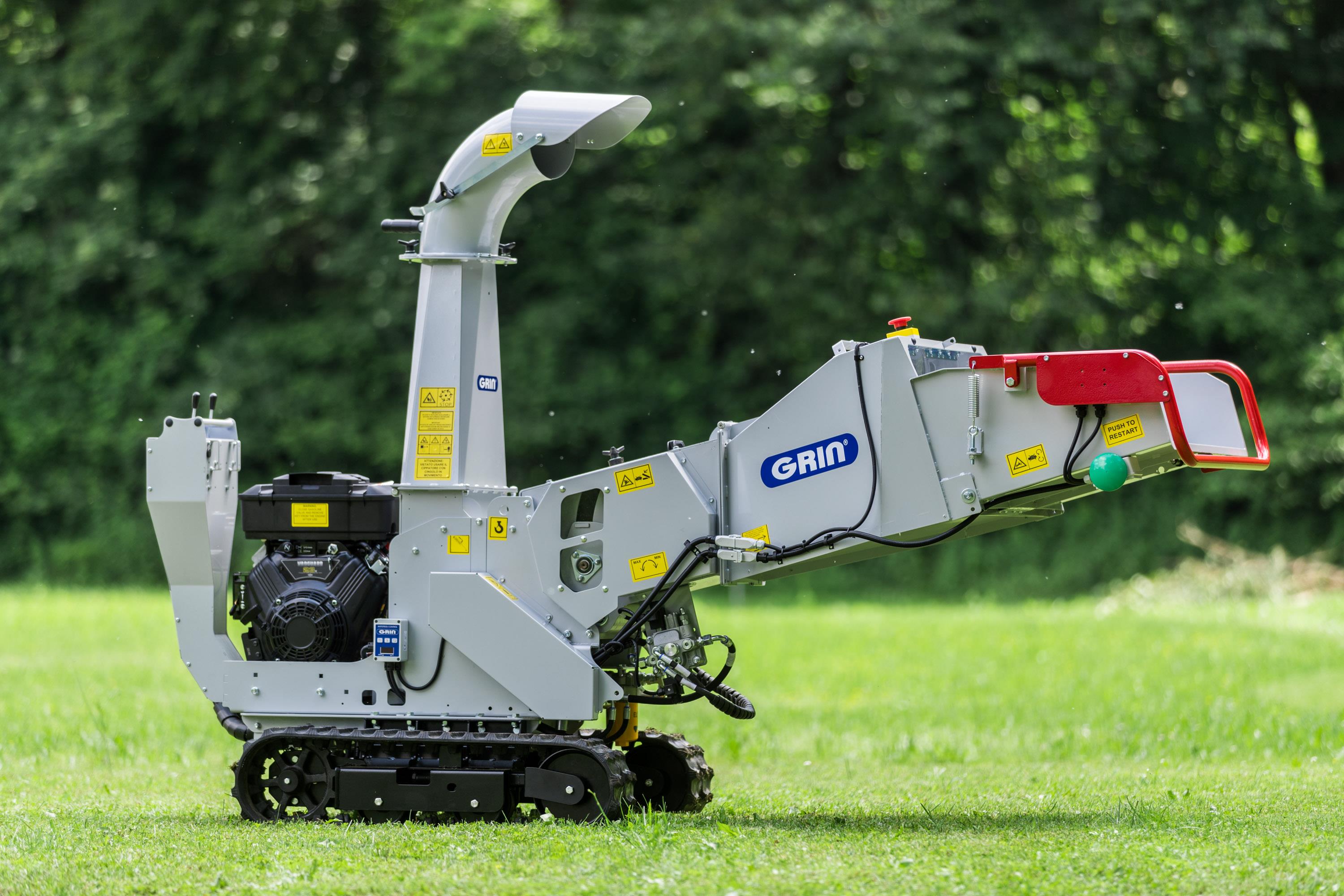 GRIN Broyeur de branches pro sur chenilles BIOCH120 CROSS, Ø des branches -120mm, B&S Vanguard 23CV GRIN Broyeur de branches pro sur chenilles BIOCH120 CROSS, Ø des branches -120mm, B&S Vanguard 23CV