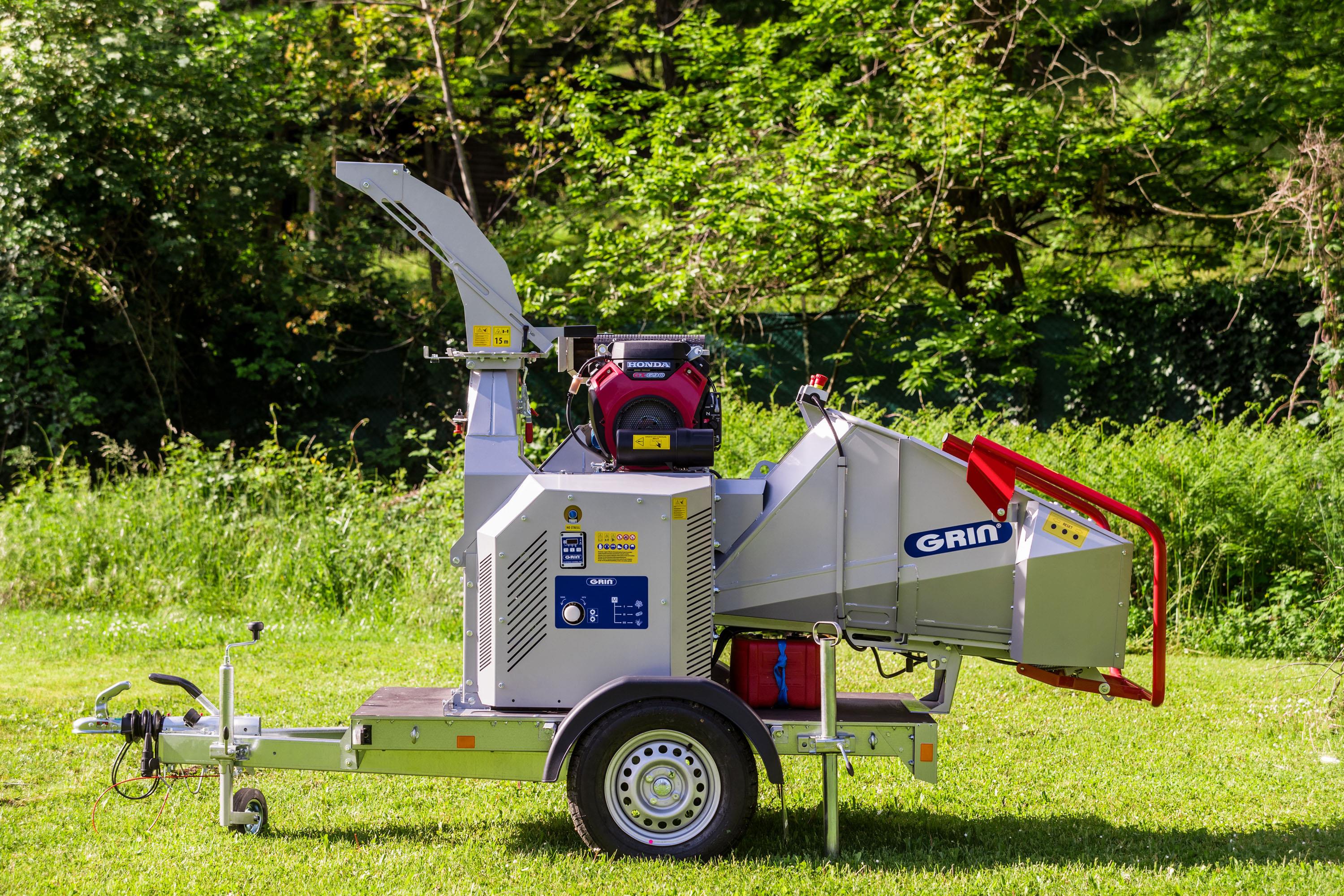 GRIN Broyeur de branches sur remorque BIOCH150 ROAD, Ø des branches -150mm, HONDA GX690